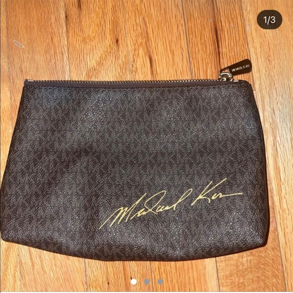 MICHAEL KORS POUCH - Picture 2 of 3